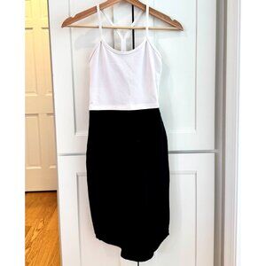 Lululemon Flow Y Size 2 XS Black and White Athletic Dress Built in Bra